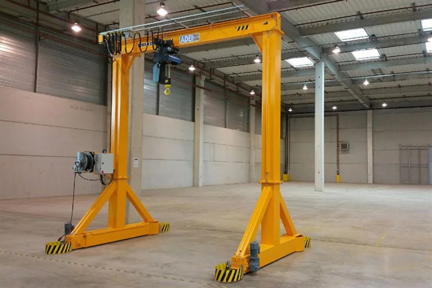 انواع جرثقیل کارگاهی؛ ویژگی‌ها، کاربردها و مزایا